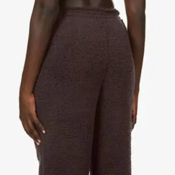 NWT Skims Teddy High Pile Fleece Joggers Espresso Size Medium - Picture 3 of 15